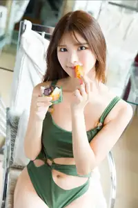 Discover Kaede Kimura's Pure Charm in FRIDAY Digital Photo Book: Koihsuru Ekubo – A Captivating Japanese Girl's Collection.-12