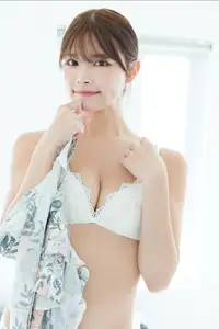 Discover Kaede Kimura's Pure Charm in FRIDAY Digital Photo Book: Koihsuru Ekubo – A Captivating Japanese Girl's Collection.-20