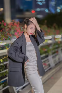 Charming Urban Beauty in White Dress: YiTuYu Art Language Vol.8272-1