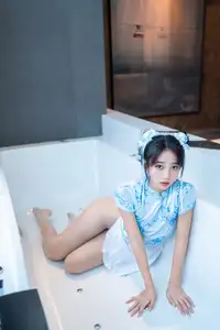 XiuRen Shi An An Alluring in Unique Blue Porcelain Cheongsam - 0017-7430948285-22