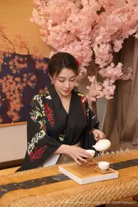 Su Yi Nuo No.10627: Captivating Traditional Grace in a Seductive Black Kimono-9