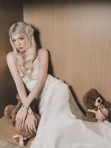 Ngoc Trinh: Signature Allure, Dreamlike and Captivating Moments-0