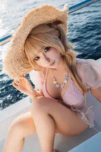 Coser Chunmomo's Enchanting Sunset Yacht Photoshoot - Part02-29