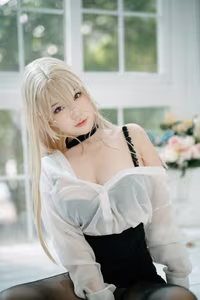 Coser Qi Qi Na Na Zi: Alluring 'Resentment Office' Cosplay - Image 0023-1