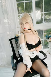 Coser Qi Qi Na Na Zi: Alluring 'Resentment Office' Cosplay - Image 0023-11