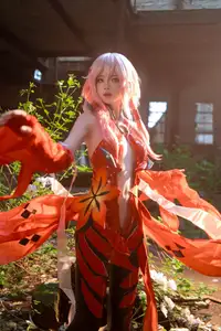 Coser Transforms into Inori Yuzuriha: A Captivating Guilty Crown Vision-3