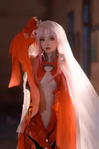 Coser Transforms into Inori Yuzuriha: A Captivating Guilty Crown Vision-11