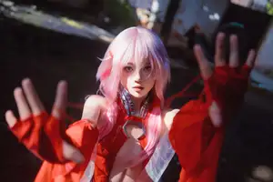 Coser Transforms into Inori Yuzuriha: A Captivating Guilty Crown Vision-5
