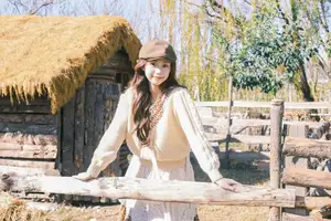 YiTuYu Vol.8531: A captivating glimpse of chickkii's sweet beauty and timeless vintage style-0