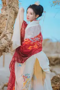 Coser Cherry Meow's 'Jinghong' Hanfu Photoshoot: Captivating Ancient Elegance-3