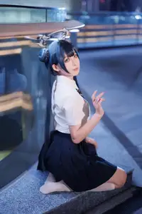 Coser Feng Jiang Jiang V as Hisaki JK: Captivating Youthful Charm in the City-3