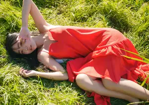 Amane Kizumi's Captivating Beauty Under Sunset Glow: Discover Kisumiski's Allure - Tukuku-12