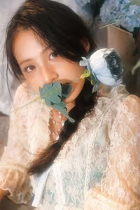 Q Pao Xiao Xuan Vol.8274 Portrait: Elegant, Dreamy Beauty in YiTuYu's Soft Light-4