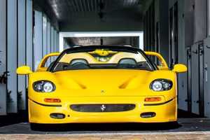 Vibrant Yellow Ferrari F50: Witness the World's Most Expensive Supercar Breaking Auction Records, Valued Over $9 Million!-8