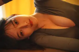 Ami Yamazaki FRIDAY Monthly Girl 048 Part02: Captivating Reflections & Natural Allure-24