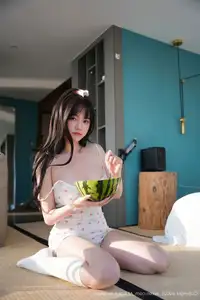 XiuRen No.10483 Ruan Qing: Sweet Youthful Charm with Refreshing Watermelon-1