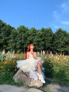 Coser Chunmomo | Ethereal Bride in a Dreamy Flower Garden Wedding Dress-8