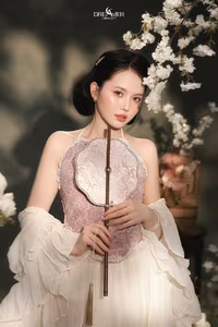 VGU No.138: Discover Elegant Vietnamese Beauty: Modern Ao Yem & Oriental Grace-11