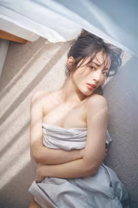 Captivating Misaki Jinbu in FLASH Digital Photo Book Vol.2 - Discover Her Natural Japanese Beauty-23