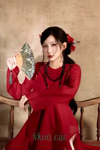 VGU No.192 Graceful Woman in Stunning Red Hanfu & Traditional Fan 1000024611-3
