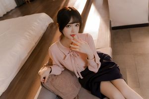 Xueqing Astra: Elegant Commuter OL Style with Sheer Stockings - Anime Blogger Fashion by Tukuku t20-18