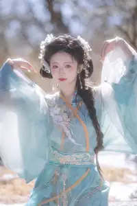 YiTuYu Vol.8542 Chi Yan Zai Zhe Li: Ethereal Beauty in Snow Discover Enchanting Art Language-1