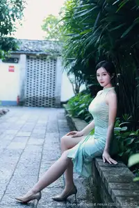 Nan Qiao: Graceful Charm in Jade Green Cheongsam - XiuRen No.10538 Collection-39
