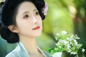 YiTuYu Vol.8521 Tu Ya W: Immerse in the Classical Grace of a Muse in a Fairy-tale Setting-11