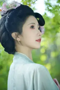 YiTuYu Vol.8521 Tu Ya W: Immerse in the Classical Grace of a Muse in a Fairy-tale Setting-7