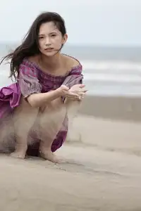 Captivating Machiyama Miho: A Radiant Smile in a Floral Dress - Tukuku-18