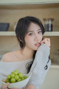 YiTuYu Art Language Vol.8285: Enchanting Moments with Model O1ne Wan-13