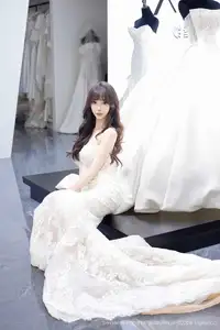 Yue Er Yue Er Shines in Pristine Wedding Gown: Captivating XiuRen No.10663 Collection-4