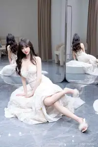 Yue Er Yue Er Shines in Pristine Wedding Gown: Captivating XiuRen No.10663 Collection-17