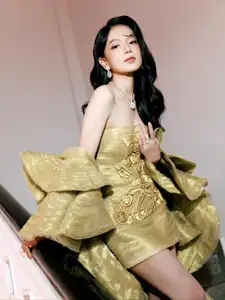 View: "Red Rain" Actress Le Ha Anh Dazzles with Ethereal Beauty. See Her Stunning Transformation in New Photoshoot.-1