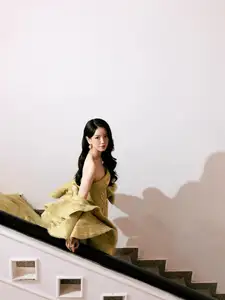 View: "Red Rain" Actress Le Ha Anh Dazzles with Ethereal Beauty. See Her Stunning Transformation in New Photoshoot.-0