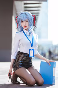 Coser Xian Nu Yue: Ganyu Genshin Impact Cosplay - Alluring Beauty in Unique Attire-5