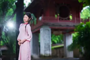 VGU No.182: Graceful Pink Ao Dai & Lotus Flowers – Enchanting Vietnamese Beauty-6