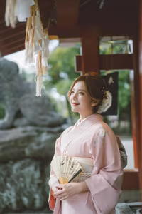 VGU No.83: Radiant Pink Kimono Beauty in Old Japan Street – Experience Traditional Culture-0