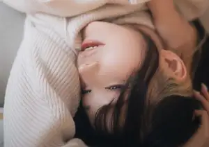 Satsuki Mei: Blooming Grace in 'Mebaechau Part02' Photobook - Discover Her Tender Charm-9