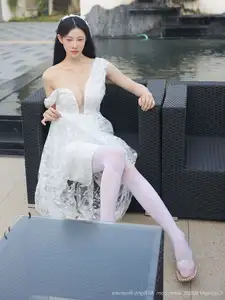 Li Shuang Er No.10661: Ethereal Beauty in a Sexy White Gown-12