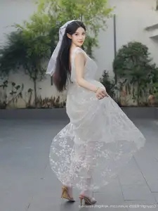 Li Shuang Er No.10661: Ethereal Beauty in a Sexy White Gown-36
