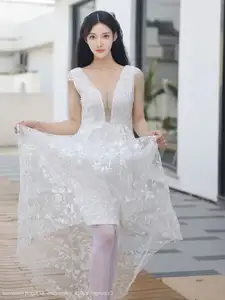Li Shuang Er No.10661: Ethereal Beauty in a Sexy White Gown-9