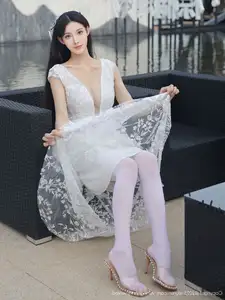 Li Shuang Er No.10661: Ethereal Beauty in a Sexy White Gown-28