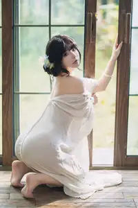 Coser yuuhui - Spring Song Part01: Ethereal Beauty by the Window, Awakening the Senses.-4