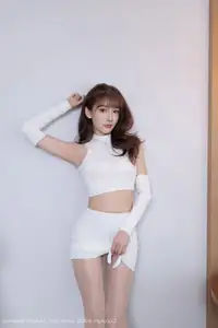 XiuRen No.10608 Lu Xuan Xuan: Elegant Beauty in Pristine White Attire-5