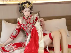 Li Shuang Er: Traditional Beauty in Vibrant Xiùhéfú from XiuRen model Part01-14