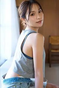 Discover Ayaka Hidari's Pure Charm in Left Vol.2: A Captivating Glimpse of Japanese Beauty-4