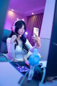 Coser yuuhui: "Accidental" Livestream Part1 | Captivating Gaming Streamer Moment.-5