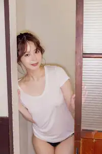 Kuno Hinano: Subtle Allure & Glasses Charm in Weekly Gendai Vol.3 Part02-2