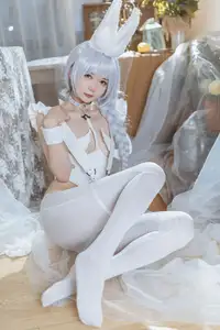 Coser 51Jiang as Azur Lane Acasta: Enchanting White Bunny Girl Cosplay-2